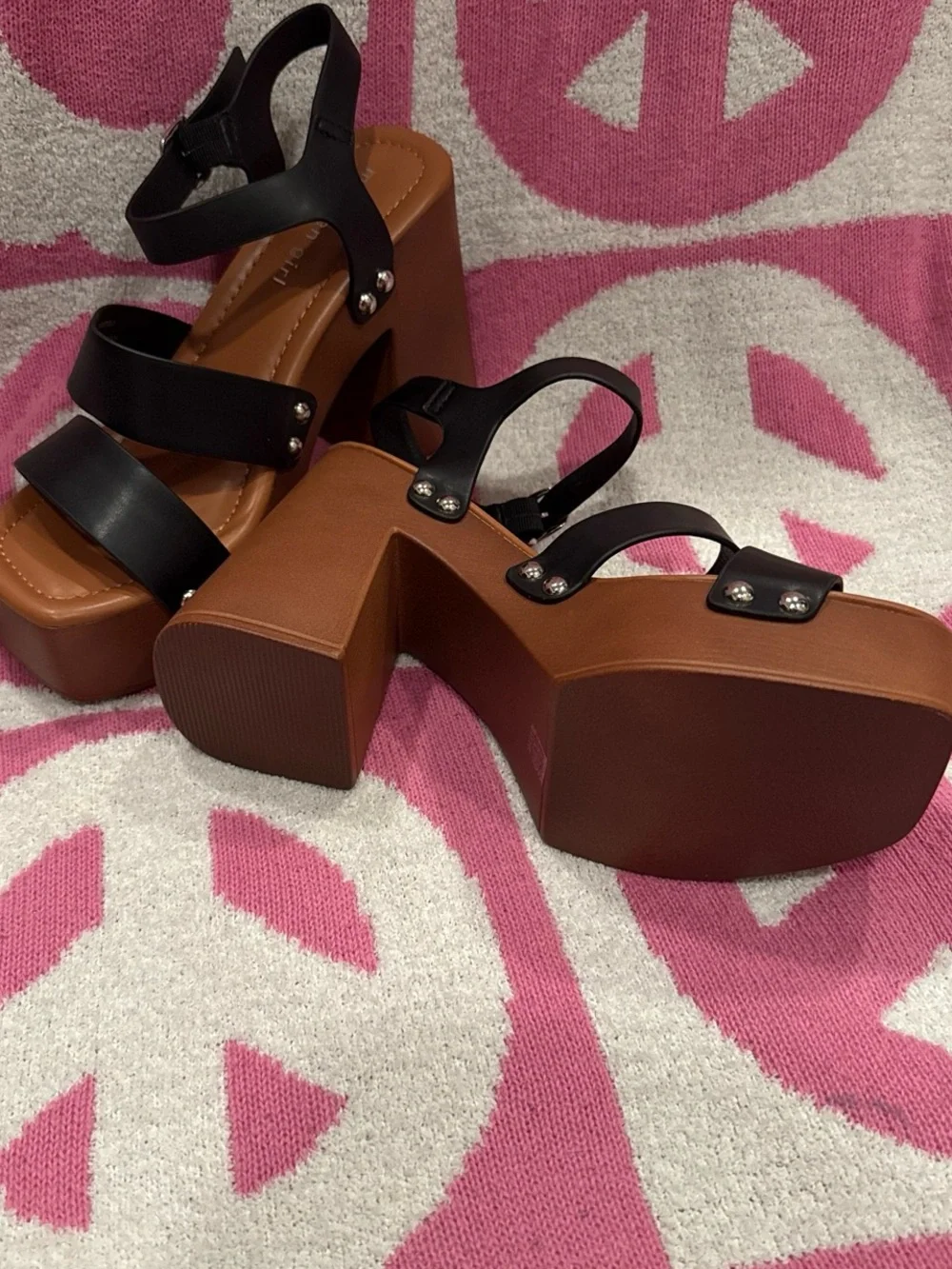 Madden Girl Black Strappy Platform Sandals with Tan Footbed